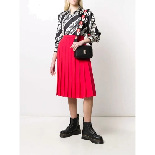 Женская сумка кросс боди Furla Sleek Mini черная (1057279): Фактура Матовая, Зернистая