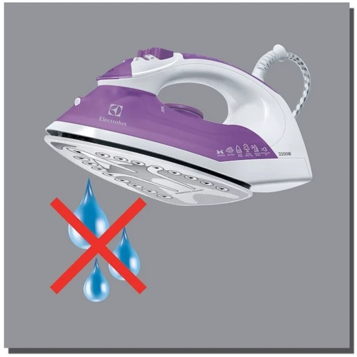 Утюг Electrolux EDB1670: Мощность, Вт 2200 Вт