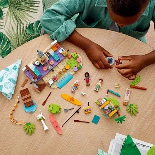 Конструктор LEGO Friends Кемпинг на пляже (41700): Количество деталей, шт. 380