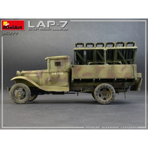 Сборная модель MiniArt MA35277 Советская ракетная пусковая установка LAP-7 фото 13