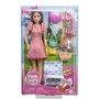 Лялька Barbie Pink passport у Парижі (HWH99): Особливості На шарнірах