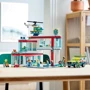 Конструктор LEGO City Больница (60330): Количество деталей, шт. 816