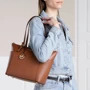 Сумка жіноча Michael Kors EW TZ TOTE світло-коричнева (30F2GTTT8L230): Країна виробник США