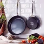 Набор сковородок GreenPan Barcelona Pro 24+28 см (CC005336-001): Дополнительно Ручка с отверстием для подвешивания, Мытье в посудомоечной машине