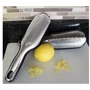 Тёрка экстра крупная Microplane Elite (27.6 x 7.6 x 2.8 см) (49000): Особенности Нескользящее основание, Контейнер, Защитный футляр