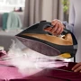 Утюг Philips DST7040/80: Материал подошвы SteamGlide Elite