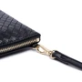 Жіноча сумка-пошет Amelie Galanti чорна (A991503-01-black): Фактура Плетені, матова