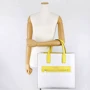 Жіноча сумка тоут Michael Kors світло-сіра (193599756592): Тип ручки З широким ременем, Зі знімним ременем, З двома ручками, Плечовий ремінь, Коротка ручка