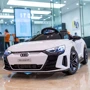Детский электромобиль Bambi Audi E-Tron GT White (M 4938EBLR-1): Материал корпуса пластик