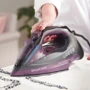 Утюг Russell Hobbs 27281-56 Colour Control Pro Ultra Iron: Индикатор нагрева есть