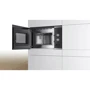 Встраиваемая микроволновая печь Bosch BFL520MS0: Мощность микроволновки 800 Вт