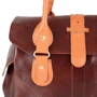 Жіноча сумка саквояж Laskara коричнева (LK-DM233-choco-cognac): Застібка Магнітна