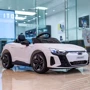 Дитячий електромобіль Bambi Racer Audi Audi e-tron GT білий (M 4938EBLR-1) фото 9