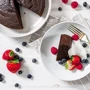 Суміш Bob's Red Mill беззернова для приготування шоколадного торта без глютену 300 г (039978006486) фото 2
