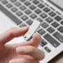 USB-флешка Hoco 128Gb UD4 USB 2.0 Intelligent Silver: Вес 7 г