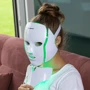 Вібромасажер для обличчя Світлодіодна маска для обличчя та шиї inSPORTline Hilmana (23202) фото 7