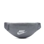Сумка Nike NK Heritage S WAISTPACK 1L серая Уни 28x8x13 см (DB0488-084): Цвет серый