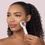 Електронний ролер для обличчя з мікроголками GESKE MicroNeedle Face Roller 9в1 starlight фото 5