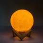 Настольный светильник Magic 3D Moon Lamp 11см с аккумулятором UFT: Особенности Регулируемая яркость подсветки, Индикатор низкого заряда батареи