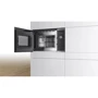 Встраиваемая микроволновая печь Bosch BEL524MS0: Цвет черный