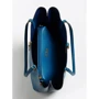 Женская сумка тоут Guess AAlby Toggle Tote темно-голубая (HWVB7455230-DT): Страна производитель Китай