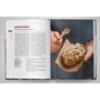 FOODбол. Традиції, рецепти, стрітфуд. Кулінарна подорож по 11 футбольним столицям Росії: Обкладинка Тверда