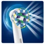 Зубная щетка Braun Oral-B Vitality D100.413.1 PRO 3D White фото 5