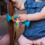 Прорізувач-брязкальце на присосках Fat Brain Toys pipSquigz Loops бірюзовий (FA166-1): Колір бирюзовый