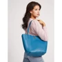Женская сумка тоут Guess AAlby Toggle Tote темно-голубая (HWVB7455230-DT): Пол Женский