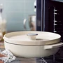 Сотейник чугунный с крышкой KitchenAid 26 см 2.77 л миндальный крем (CC009010-001)