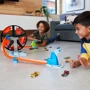 Трек Hot Wheels Круговое противостояние GJM77