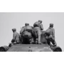 Танк T-34-76 с советским танковым десантом T-34-76 with Soviet tank riders (ICM35368) фото 6