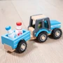 Трактор із причепом та молоком New Classic Toys (11942): Комплектація набір