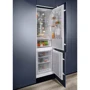 Встраиваемый холодильник Electrolux ENC8MC19S: Управление сенсорное