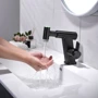 Смеситель для раковины Lefton Pull-Out Faucet with Temperature Display & LED Light - BF2207 Matt Black: Тип излива стационарный