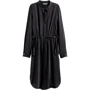 Платье H&M 4530295 46 черное повседневное удлиненное миди