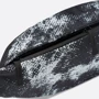 Сумка на пояс NK HRITG WSTPCK-RORSCHACH 2L черный, серый Уни белый 41х10х15 см (FN0890-100): Габариты 41х10х15см