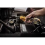 Тріскатковий гайковерт DeWalt DCF500N: Харчування от аккумулятора