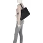 Жіноча сумка шоппер Guess Vikky Tote чорна (HWDB6995230-BLA): Тип ручки С двумя ручками, Длинная ручка