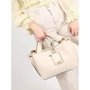 Женская сумка тоут GUESS ZED SMALL GIRLFRIEND CARRYALL молочная (HWVB8683220-STO): Пол Женский