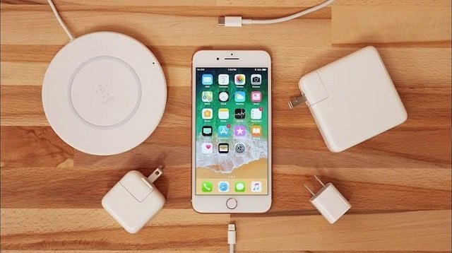 Как заряжать технику Apple